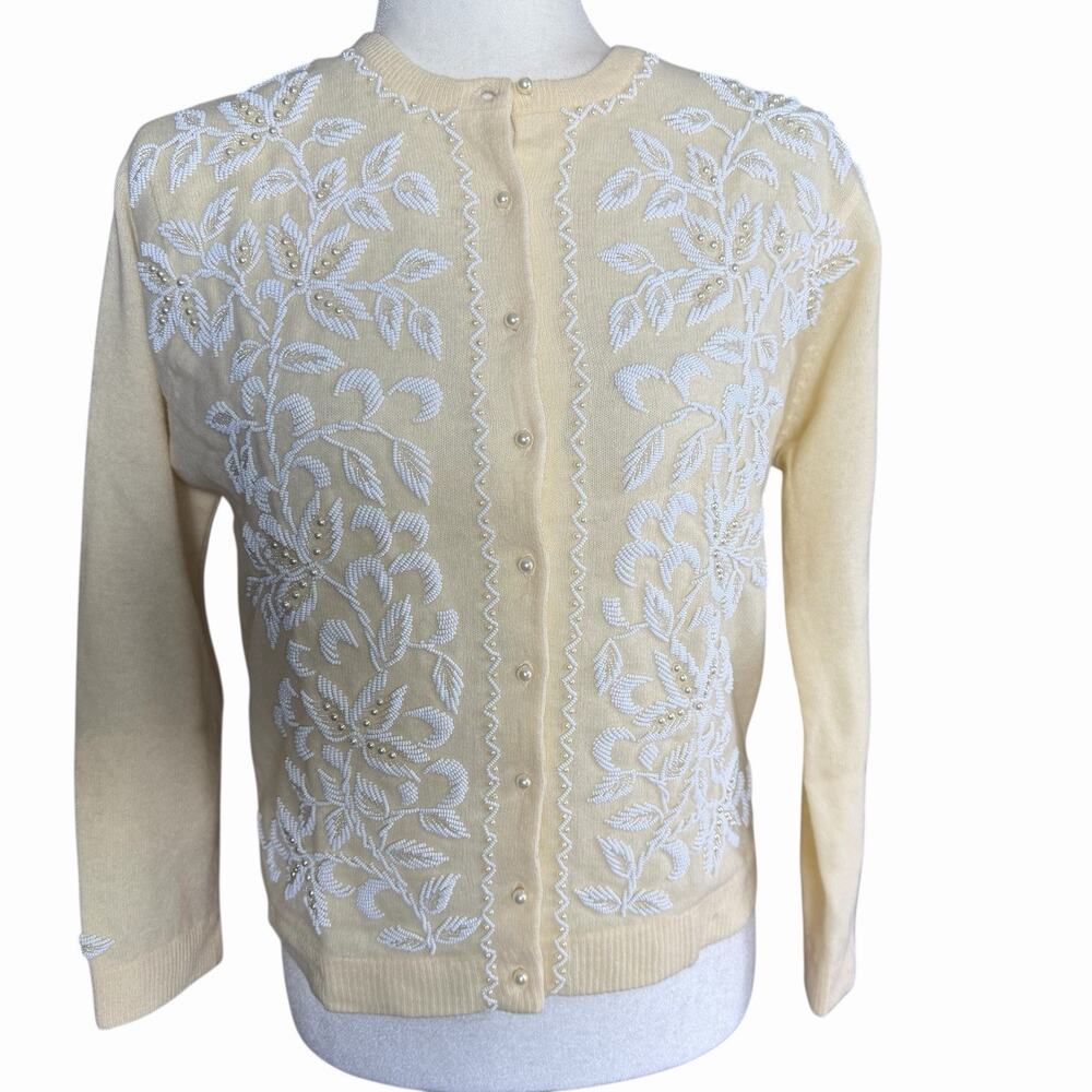 Vtg 50s Beaded Cardigan Women's Sweater Cream Medium Retro Cottagecore Feminine